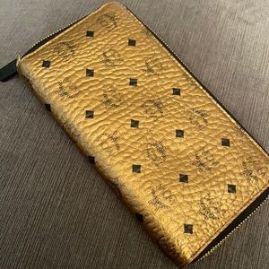 MCM GOLD WALLET